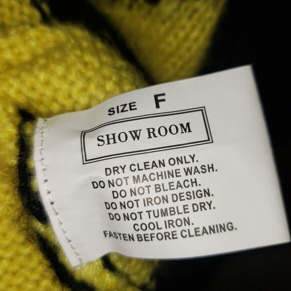SHOW ROOM brand Woman's oversized fit sweater. Yellow& black stripe w/heart Wool - Picture 8 of 9